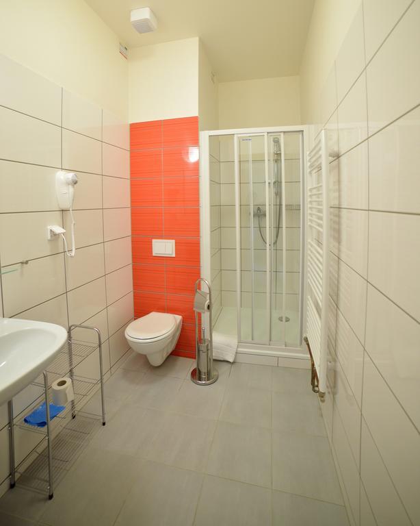 Hotel Pod Zelenym Dubem Bohumín Exteriör bild