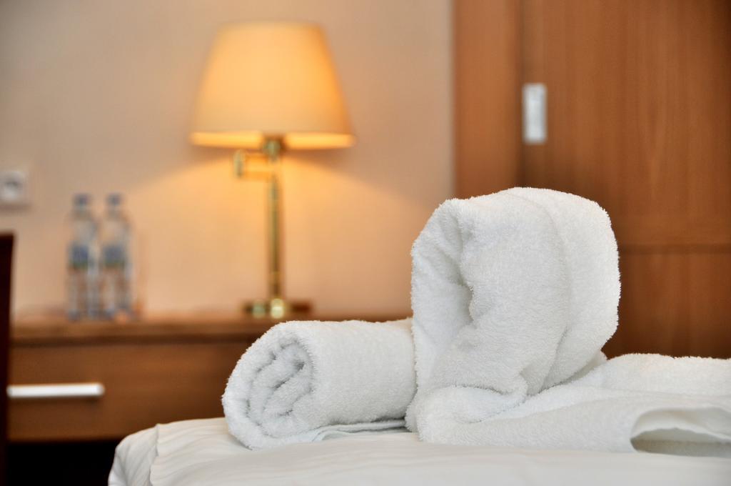 Hotel Pod Zelenym Dubem Bohumín Exteriör bild